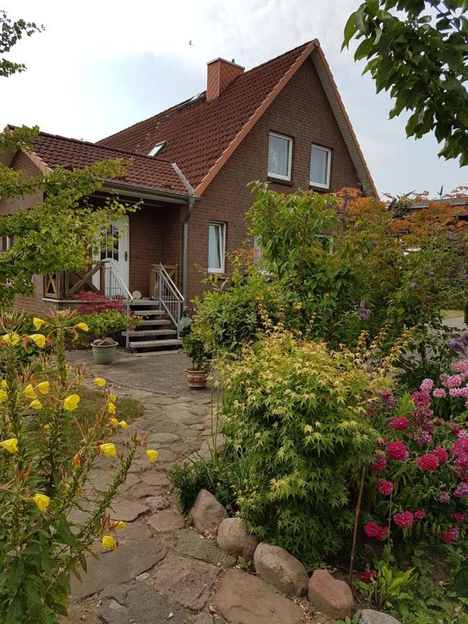 Ostseenaehe Homestay Gadebusch ภายนอก รูปภาพ